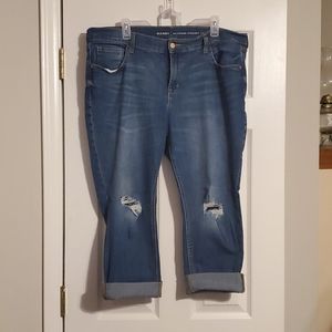 Old Navy Boyfriend straight leg capri